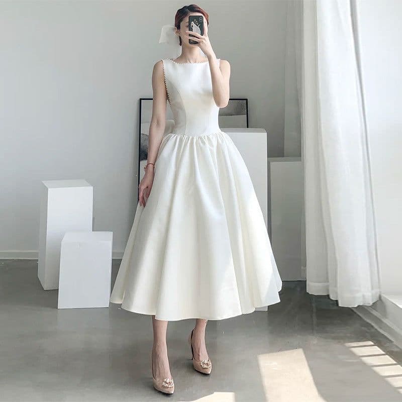 image-Graduation Travel Photo Minimalist Small Man Dress