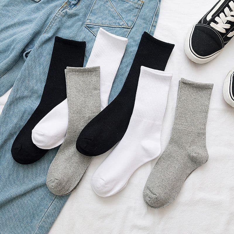 image-Stockings Women's Tube Ins Tide Socks Street Autumn And Winter Black And White Long Socks Women's Solid Color Sports Custom Cotton Socks