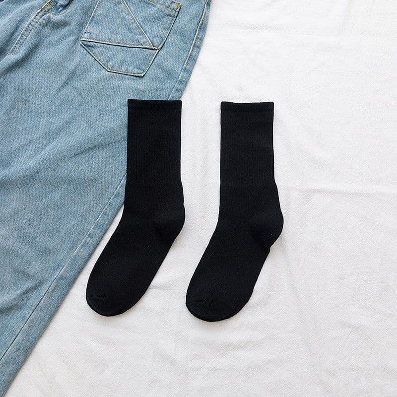 image-Stockings Women's Tube Ins Tide Socks Street Autumn And Winter Black And White Long Socks Women's Solid Color Sports Custom Cotton Socks