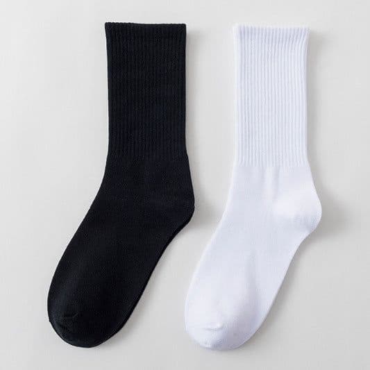 image-Stockings Women's Tube Ins Tide Socks Street Autumn And Winter Black And White Long Socks Women's Solid Color Sports Custom Cotton Socks
