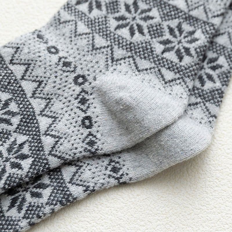 image-Autumn And winter Rabbit Wool Socks Men's Mid-tube Wool Socks Two-way Octagonal Flower