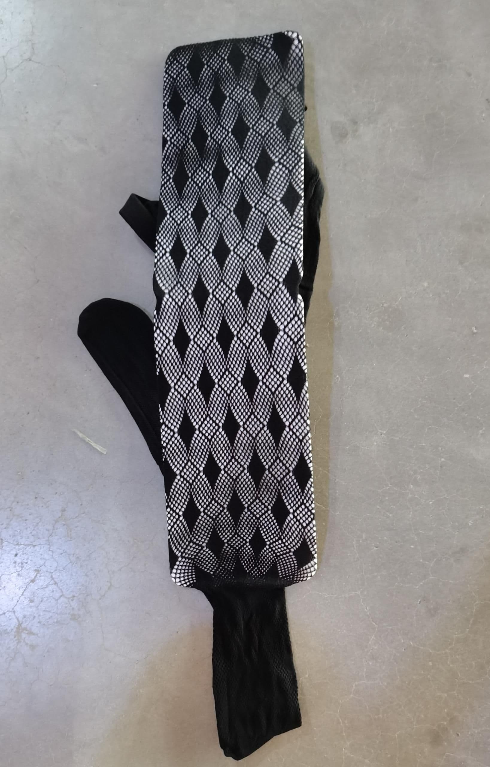 image-New Design Sense Kuro Brand Wind Ab Lace Mesh Stockings Sweet Cool Dark Lolita White Black Stockings Pantyhose