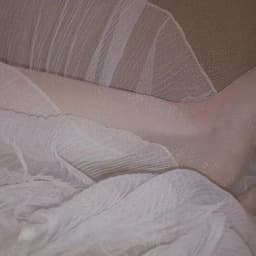 image-Walking With Wind Pearly Stockings Summer Ultra-Thin Ins Wind White Silver Wire Slightly Shimmering Pale Skin Color Transparent Pantyhose