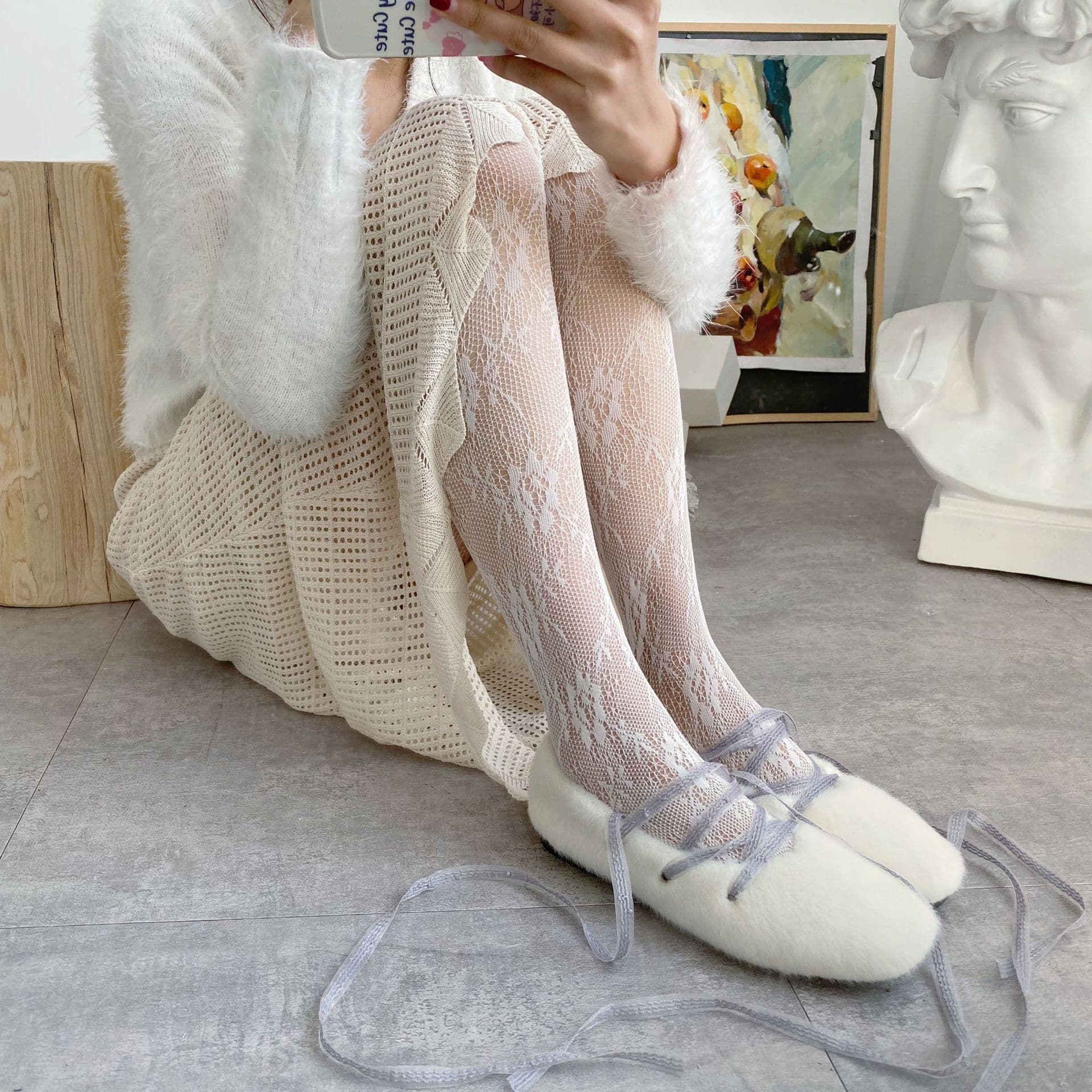 image-White retro Lace Fishnet Stockings Gardenia Bottoming Pantyhose Stockings