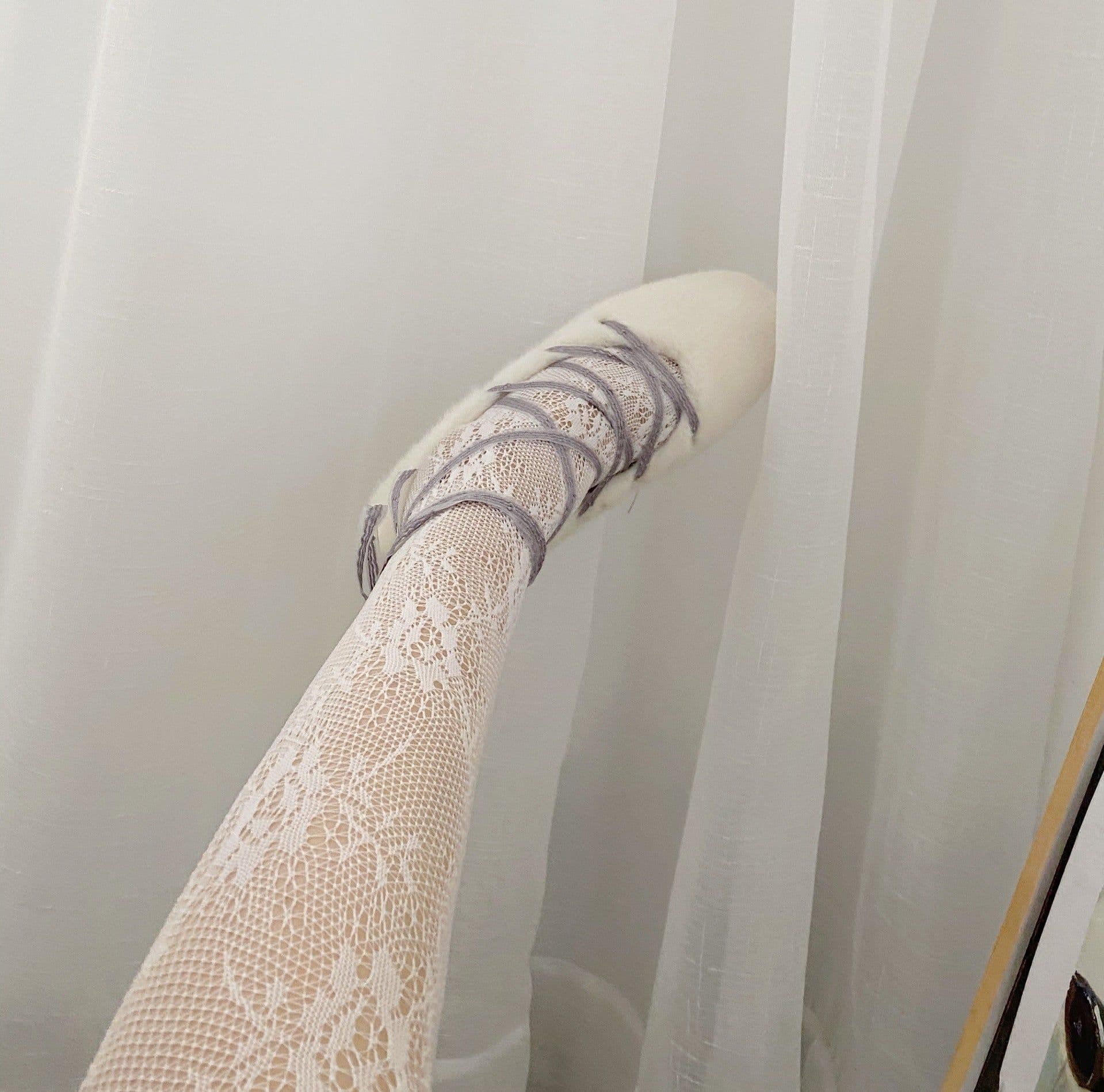 image-White retro Lace Fishnet Stockings Gardenia Bottoming Pantyhose Stockings