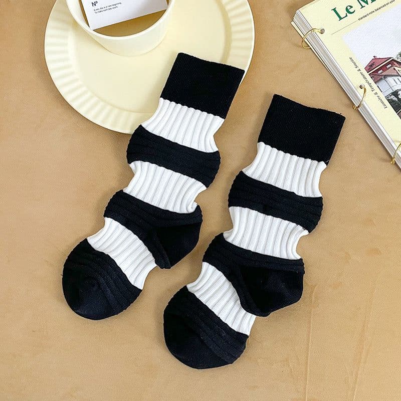image-Retro Sweat-absorbent Breathable Combed Cotton Stockings