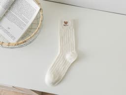 image-Stockings In Women's Stockings Embroidered With Reverse Yarn