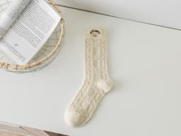 image-Stockings In Women's Stockings Embroidered With Reverse Yarn