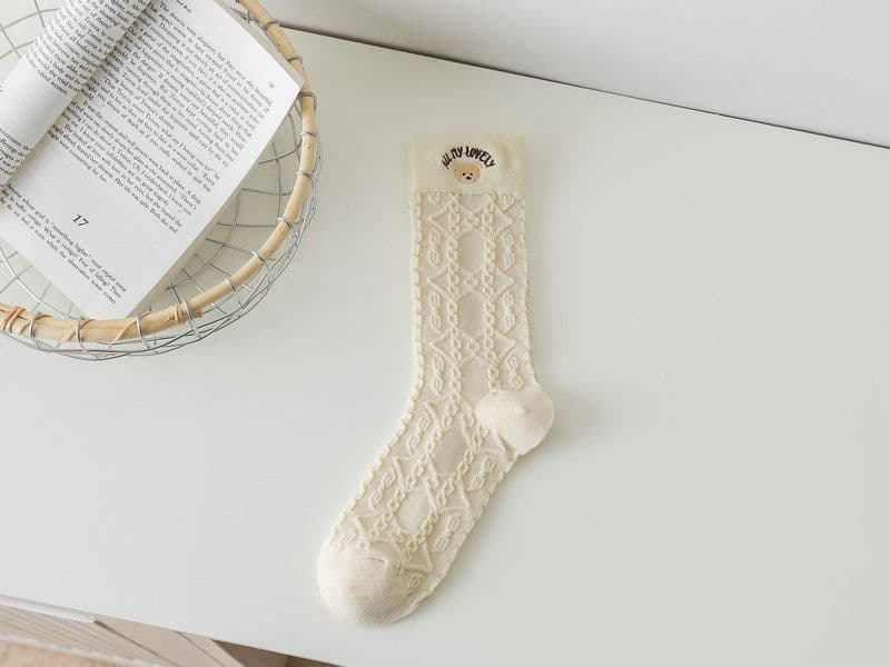image-Stockings In Women's Stockings Embroidered With Reverse Yarn