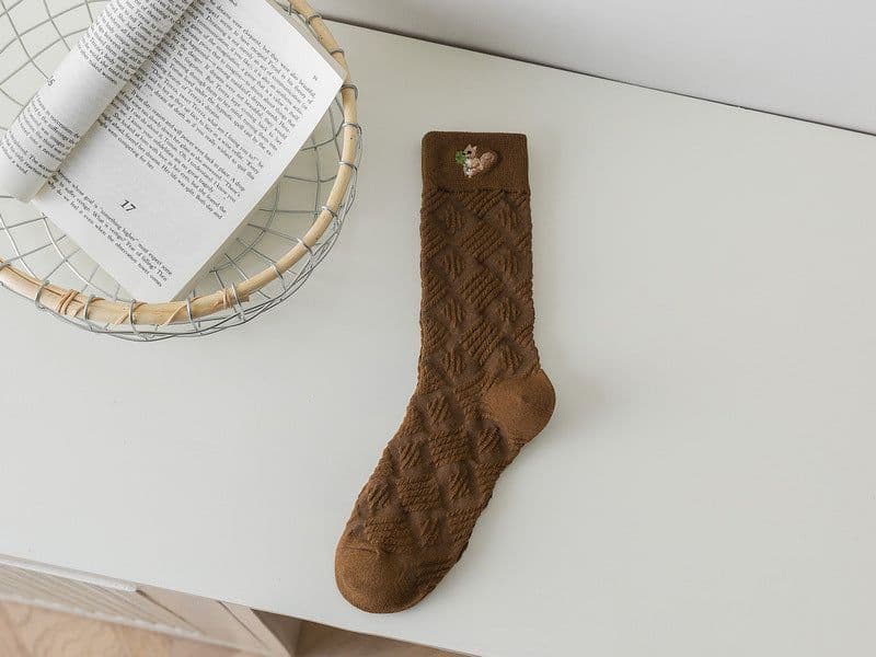 image-Stockings In Women's Stockings Embroidered With Reverse Yarn