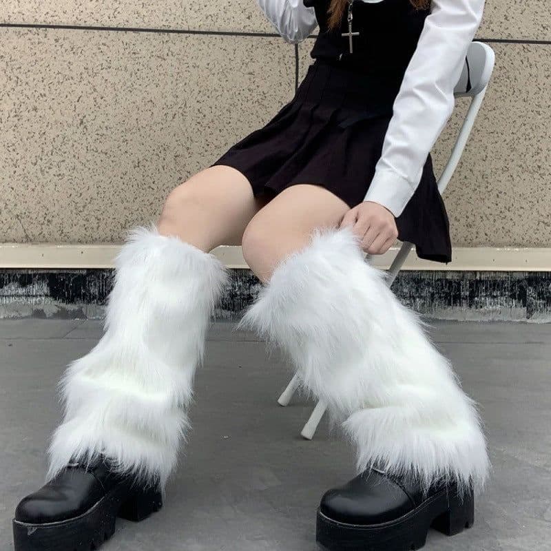 image-Japanese Soft Girls Pile Stockings In Middle Tube
