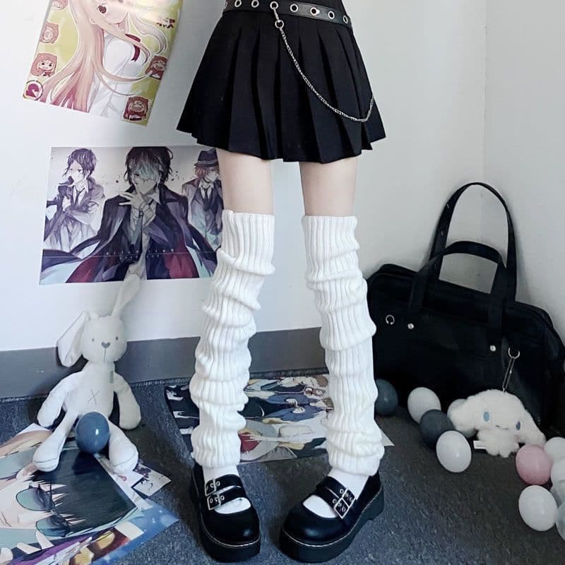 image-Japanese Soft Girls Pile Stockings In Middle Tube