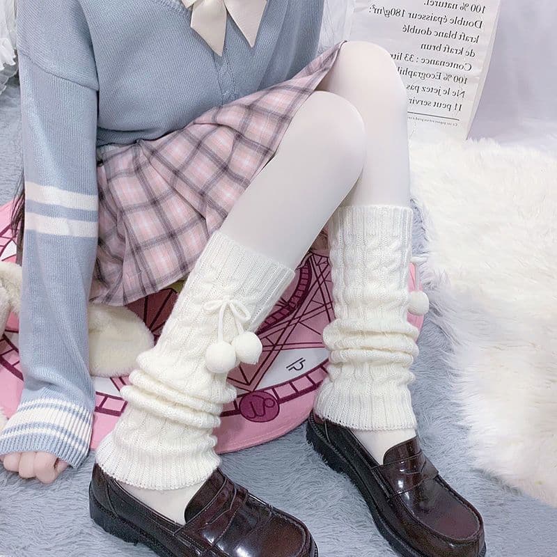 image-Japanese Soft Girls Pile Stockings In Middle Tube