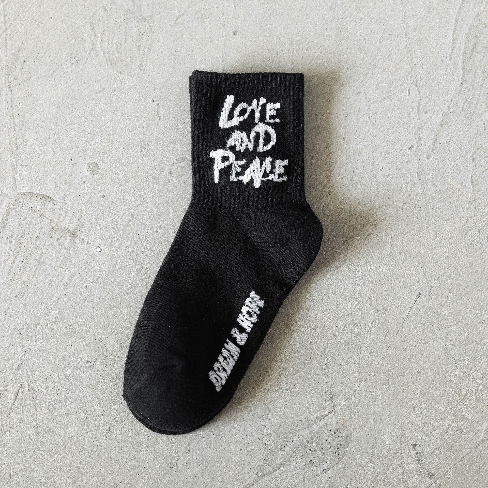 image-Black And White Socks Embroidered Planet Socks Men And Women Couple Athletic Socks Ins Hip Hop Cool Fashion Cotton Tube Socks