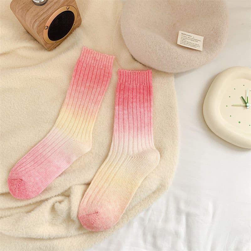 image-Gradient Color Women's Socks Mid-calf Warm-keeping Socks
