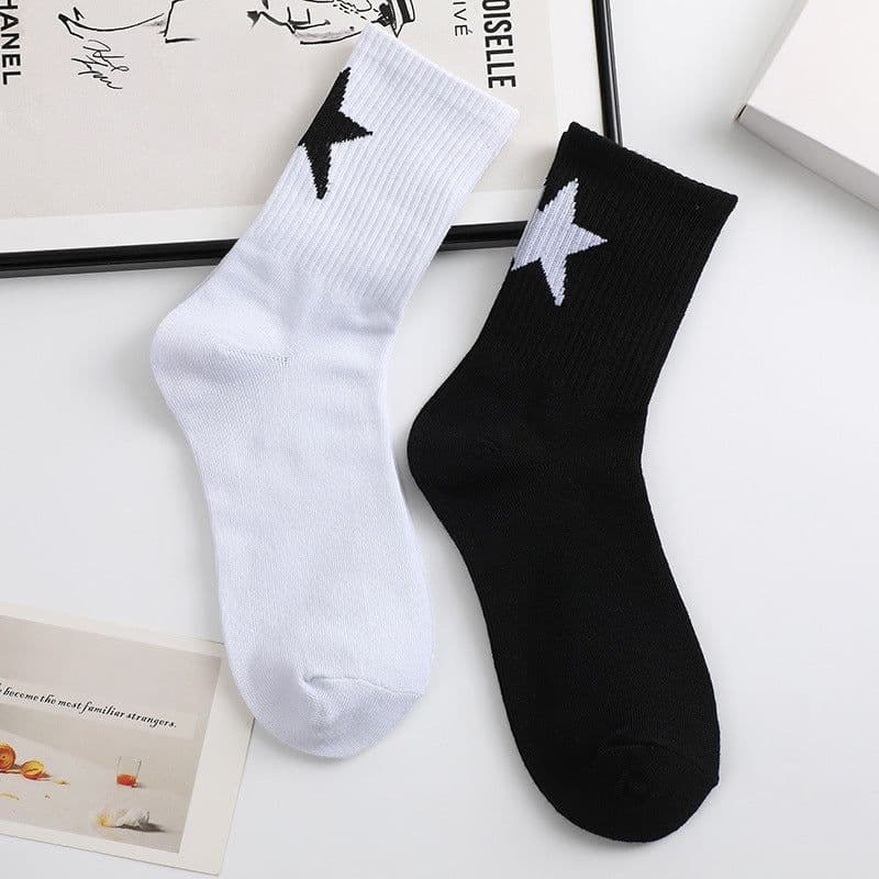 image-Black And White Five-pointed Star Tube Socks Breathable Sports Socks