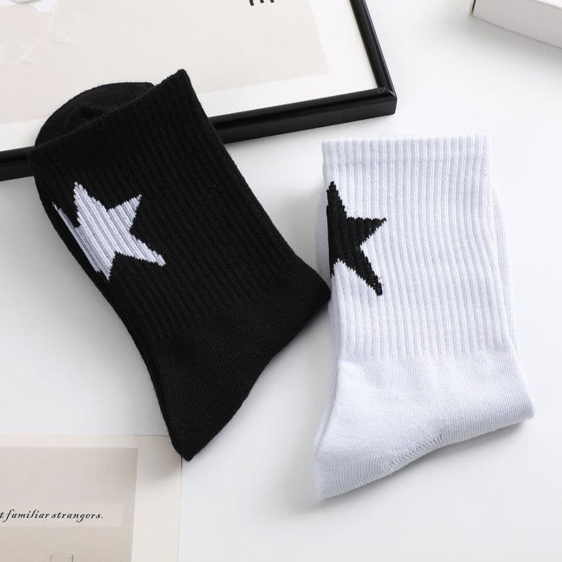 image-Black And White Five-pointed Star Tube Socks Breathable Sports Socks