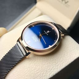 image-Rose Gold Simple Quartz Women's Watch