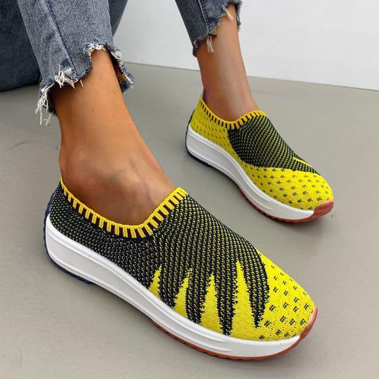 image-Flyknit Breathable Shoes Wedge Sneakers