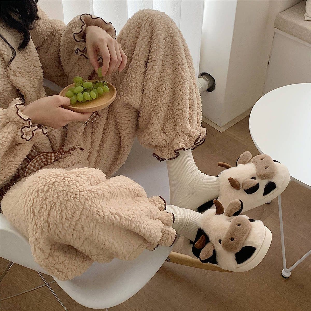 image-Cute Cow Animal Slipper For Women Girls Fashion Kawaii Soft Fluffy Winter Warm Slippers Woman Cartoon Milk Cow House Slippers Funny Shoes