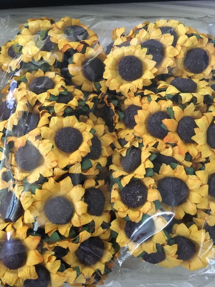image-SUNFLOWER Diy Garland Accessories Wedding Candies Box Accessories Small Sunflower Bouquet