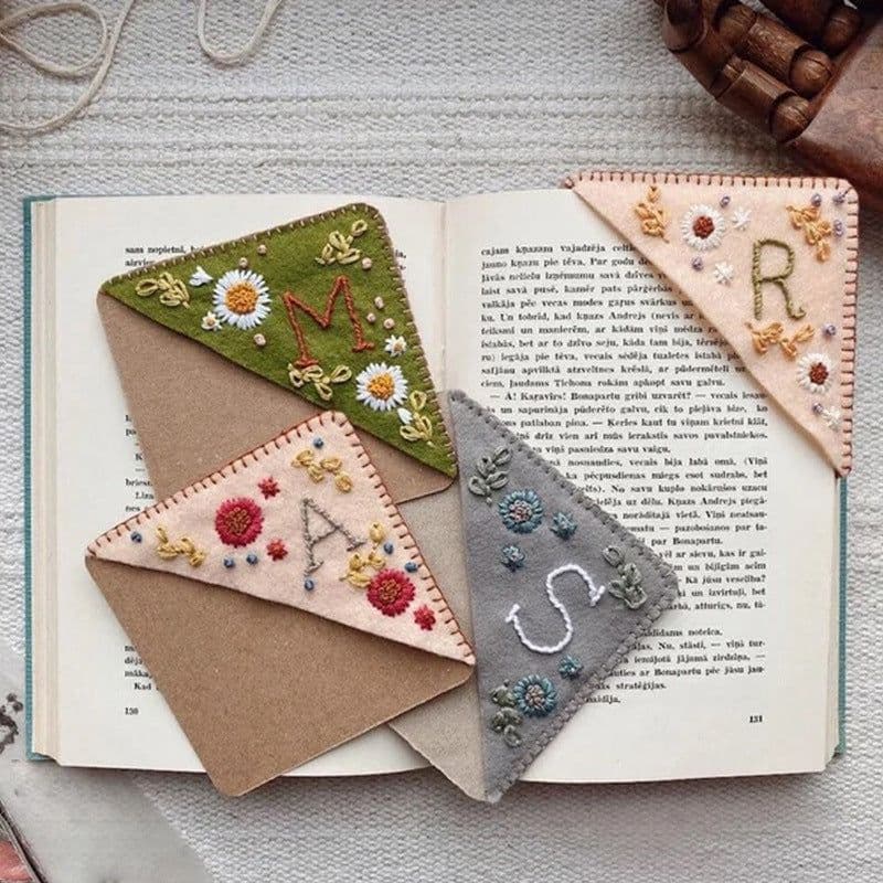 image-Personality Handmade Embroidery Corner Bookmark Felt Triangle Mark