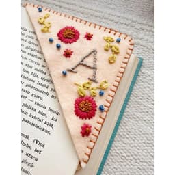 image-Personality Handmade Embroidery Corner Bookmark Felt Triangle Mark