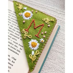 image-Personality Handmade Embroidery Corner Bookmark Felt Triangle Mark