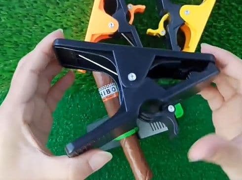 image-Golf Cigar Clip
