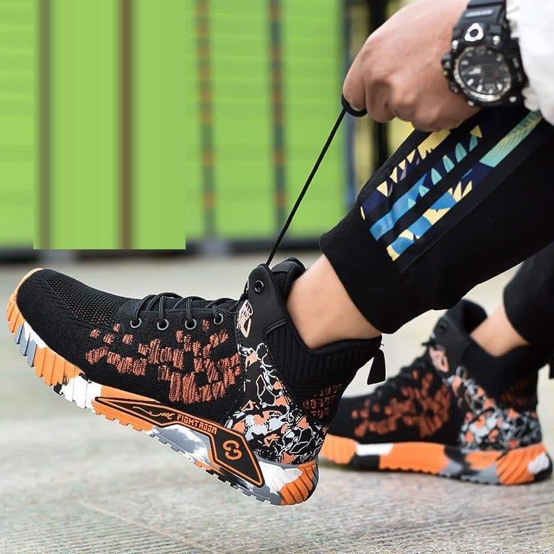 image-Flyknit Breathable Safety Shoes Lightweight Steel Toe Cap Anti-piercing Protective