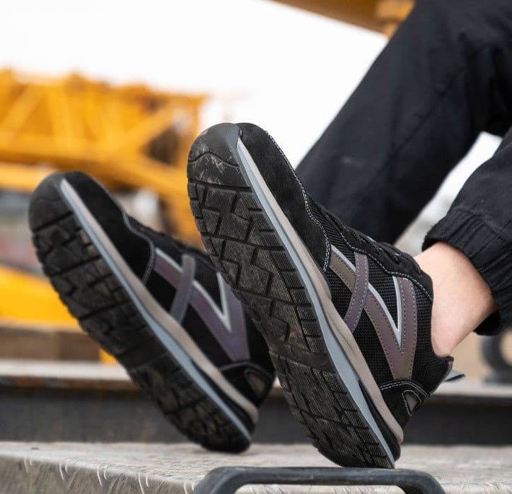image-Safety Anti-smashing And Anti-penetration Steel Toe Cap Safety Shoes