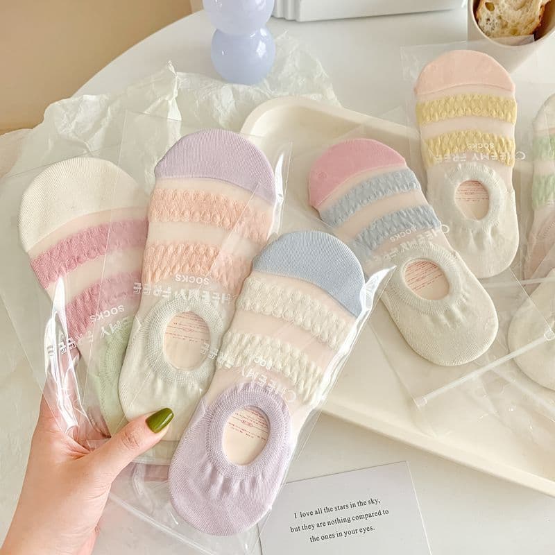 image-Women's Fashionable Wave Kanekalon Breathable Non-slip Low Cut Sock