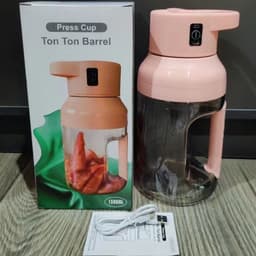 image-New Arrival Summer Electric Juicer Portable Large Capacity 1500ml Juice USB Rechargeable Electric Portable Blender Kitchen Gadgets