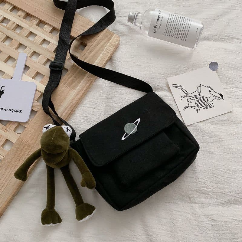 image-Men's And Women's Fashion Retro Embroidered Canvas Bag