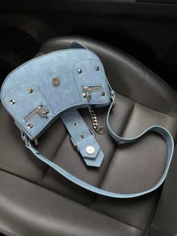 image-Niche American Retro Hot Girl Y2g Punk Studded Shoulder Bag