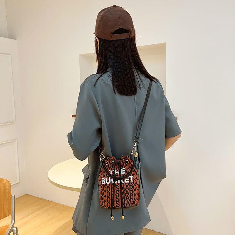 image-Fashion Alphabet Bucket Bag Retro Portable Messenger Bag