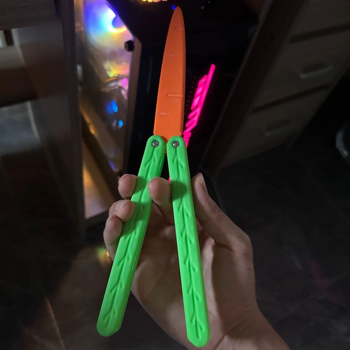image-3D Carrot Butterfly Knife Baby Decompression Toy Small Radish Knife Flail Knife Training Butterfly Knife Flat Replacement