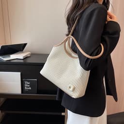 image-Shoulder Niche Women New Fashion Commuter Western Style Hand Carrying