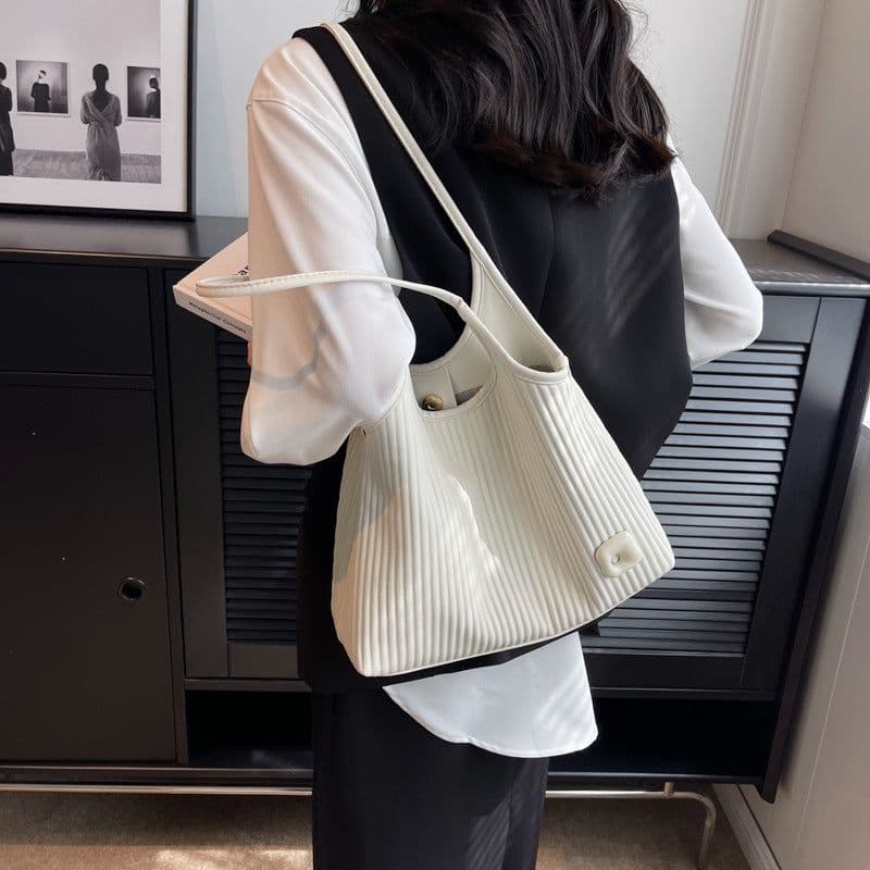 image-Shoulder Niche Women New Fashion Commuter Western Style Hand Carrying