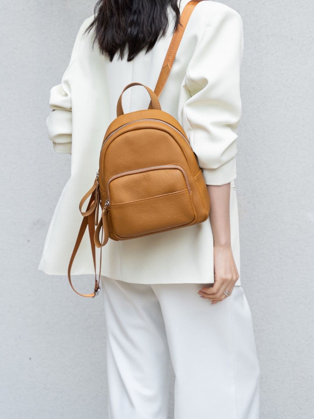 image-Women's All-match Simple Commute Travel Leather Backpack