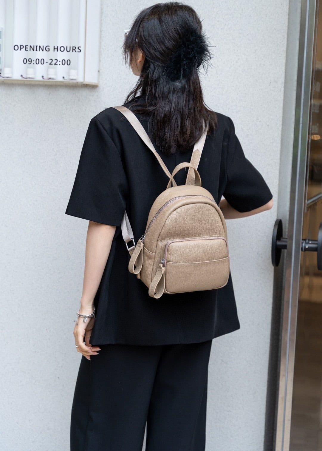 image-Women's All-match Simple Commute Travel Leather Backpack