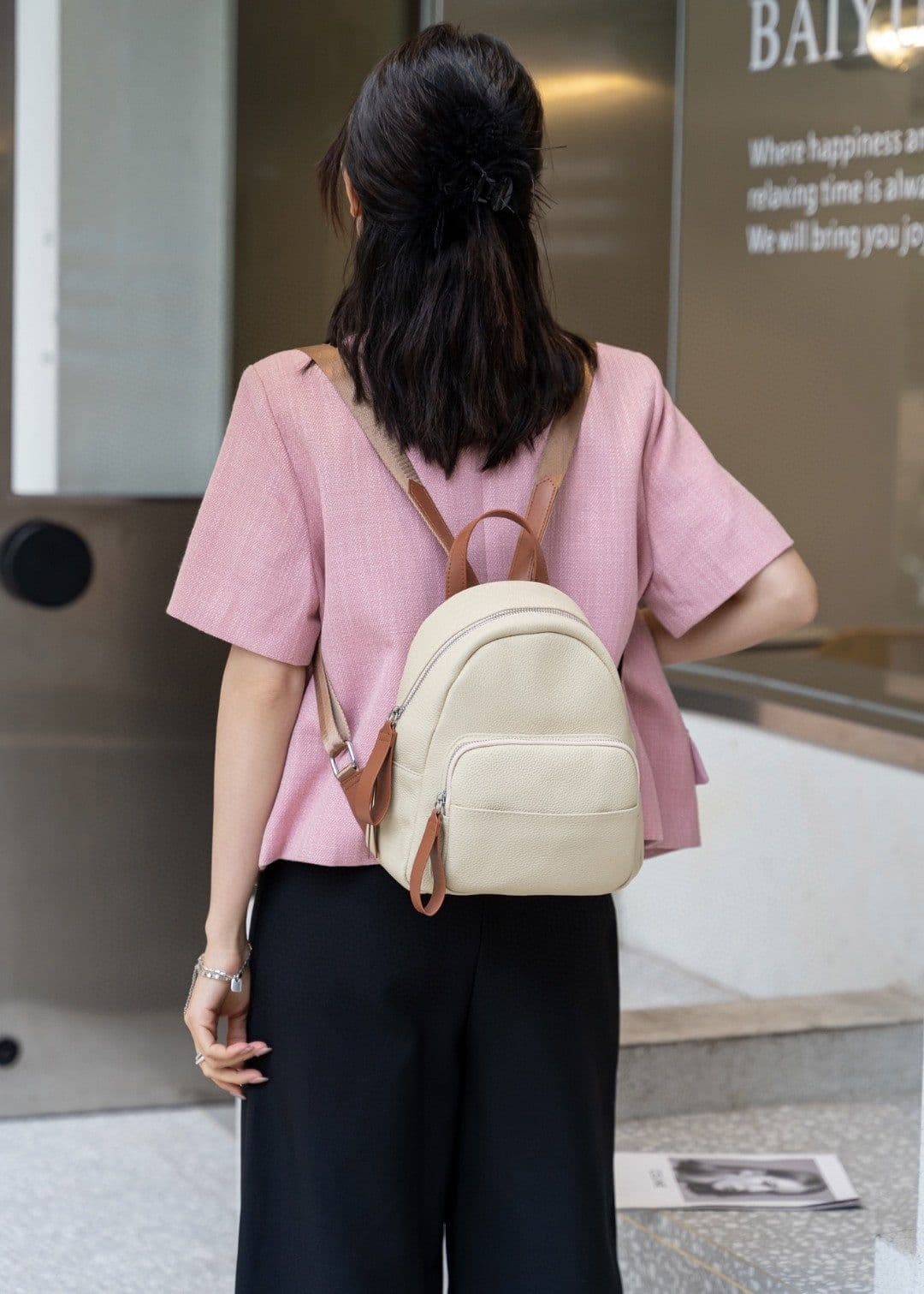 image-Women's All-match Simple Commute Travel Leather Backpack
