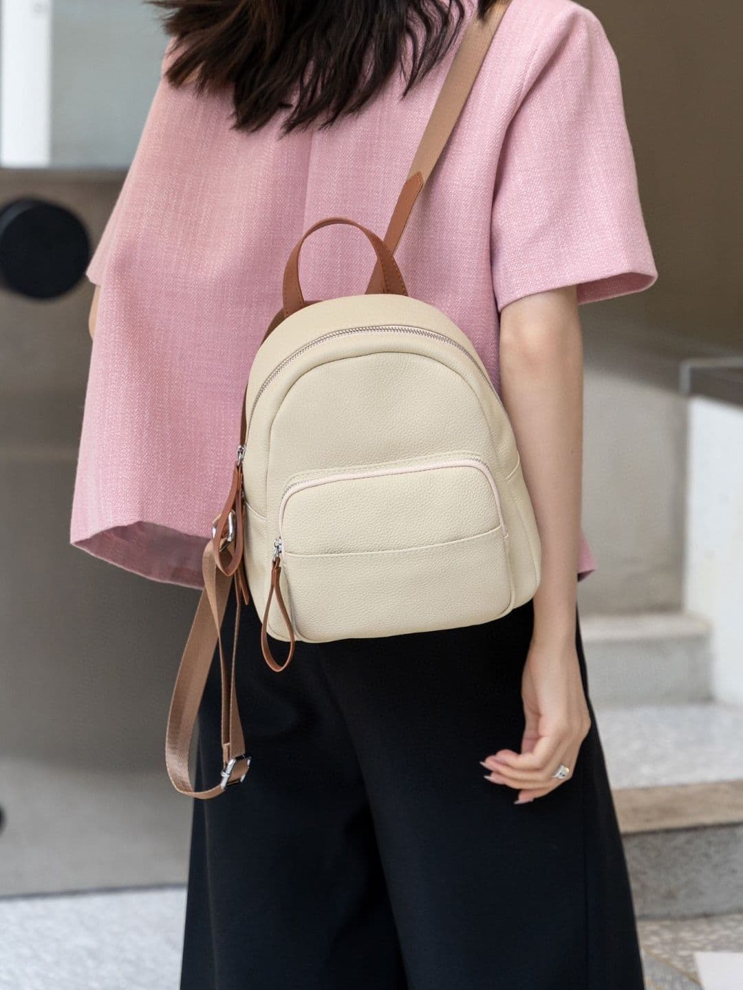 image-Women's All-match Simple Commute Travel Leather Backpack