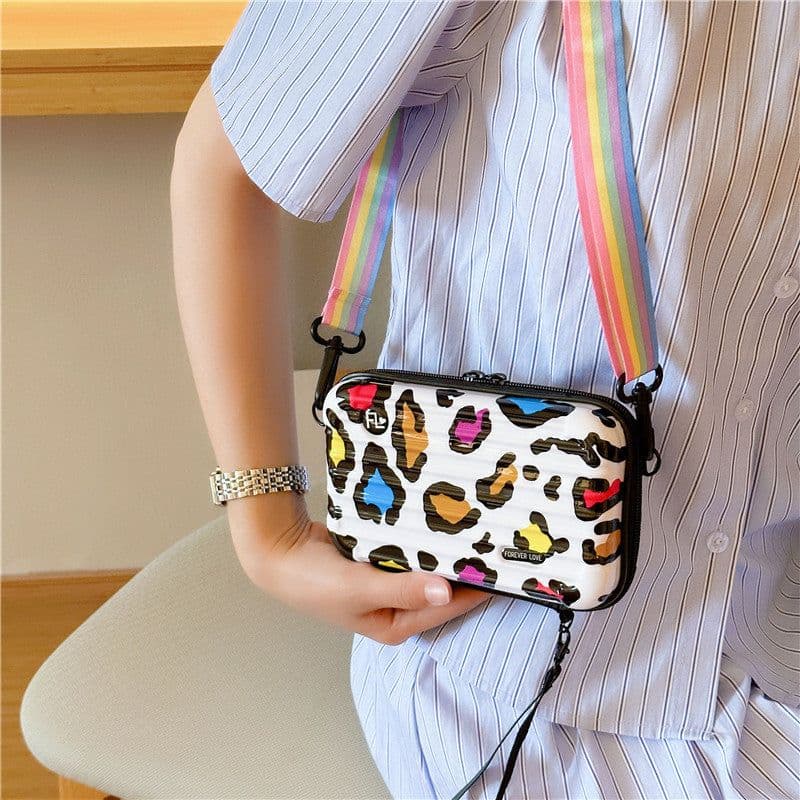 image-Fashion Trendy One-shoulder Bag Personality