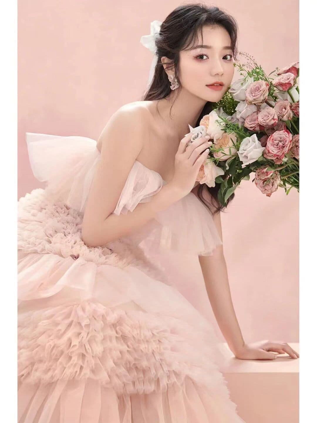 image-Street Photography Pettiskirt Colored Mesh Temperament Banquet Light Wedding Dress