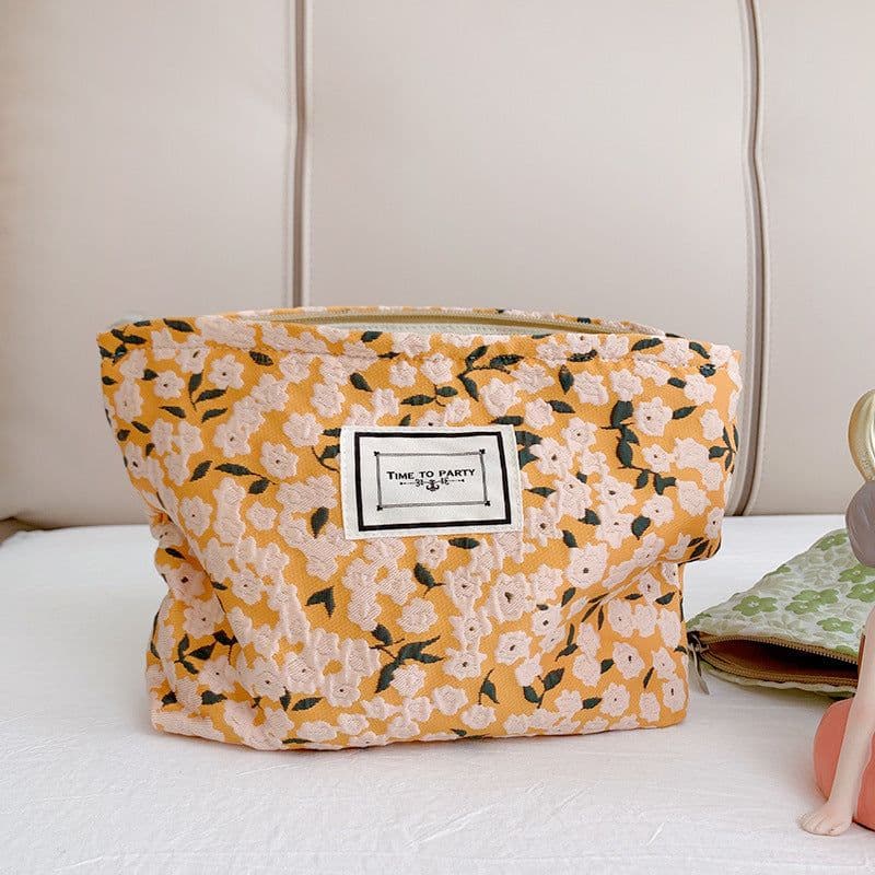 image-Jacquard Fabric Cosmetic Bag Large Capacity