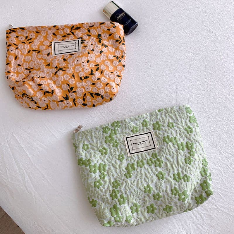 image-Jacquard Fabric Cosmetic Bag Large Capacity