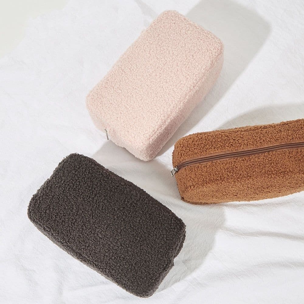 image-Autumn And Winter Solid Color Velvet Bag Large Capacity Skincare Products Storage Bag