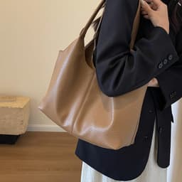 image-Women's Autumn Versatile Fashion Retro Shoulder Bag Texture