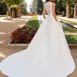image-French Retro Lace Advanced Texture Satin Slim Bridal Simple Elegant Trailing Wedding Dress
